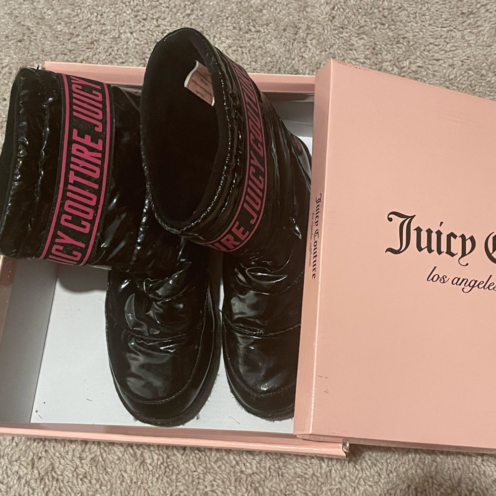 Juice Couture winter snow boots, shiny black with pink labeling